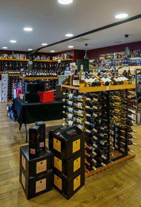 Large choix de vins, champagnes et spiritueux dans votre CAVAVIN Le Pontet